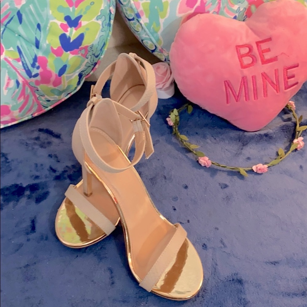 Glaze creamy beige heels with texture